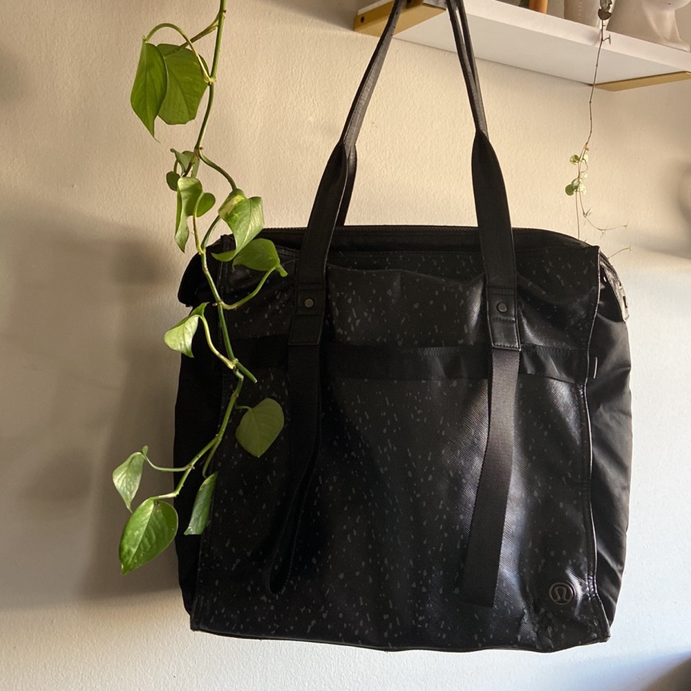 lululemon speckled carryall tote